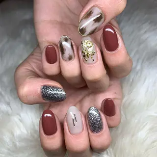 ネイル repos~ルポ~所属・里見 麗のネイルデザイン