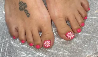 ネイル VIERU 🌈🎀💖のネイルデザイン