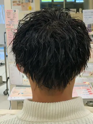ショート パーマ 山中 亮司のヘアスタイル
