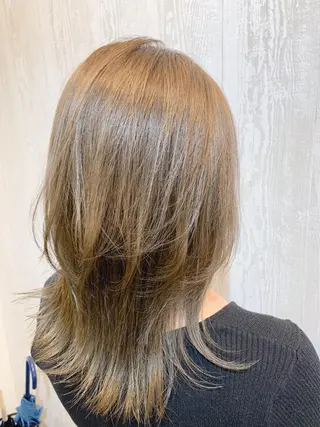 ミディアム カラー ヘアアレンジ HUENEST アカデミーサロンのヘアスタイル