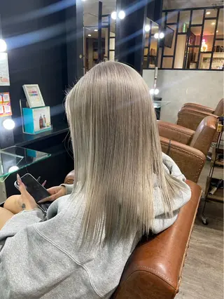 ミディアム カラー 近藤 慧依のヘアスタイル