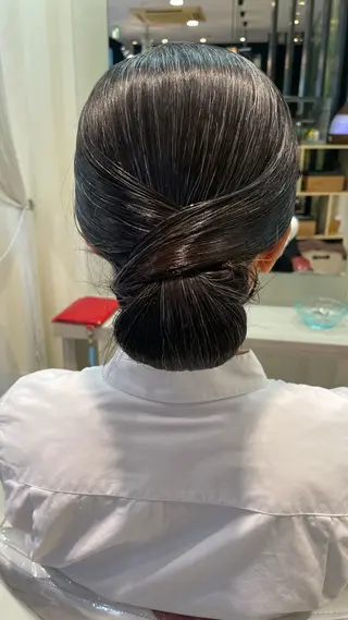 セミロング ヘアアレンジ 🎨 SHIORI🥀のヘアスタイル