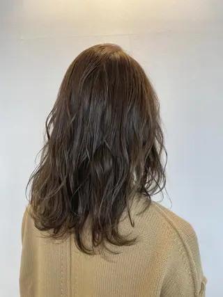 セミロング カラー 花田 綾のヘアスタイル