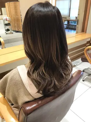 セミロング カラー 片山千晴✨ツヤ髪カラ ー✨レイヤーカット✨のヘアスタイル