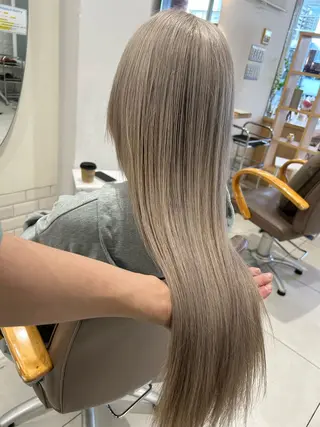ロング カラー 🍀透明感抜群🍀/ ハイトーンカラーのヘアスタイル