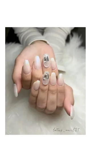 ネイル lotus_nail ⠀のネイルデザイン