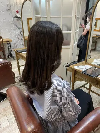 セミロング 大人ガーリー🕊 Lewinはるのヘアスタイル