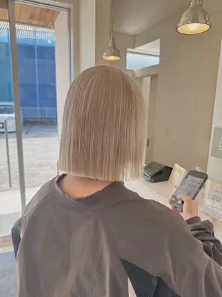 ショート カラー 堀越 美羽のヘアスタイル