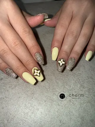 ネイル ネイルルーム チャームのネイルデザイン