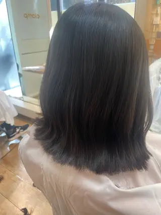 ミディアム 伊藤 未奈のヘアスタイル