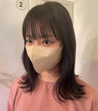 ミディアム カラー 高梨 菜々のヘアスタイル