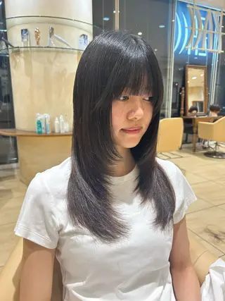 ロング レイヤーカット/ 透明感カラー/カナのヘアスタイル