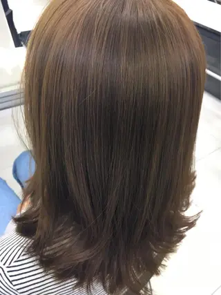 ミディアム 縮毛矯正/髪質改善 継続する美髪のヘアスタイル