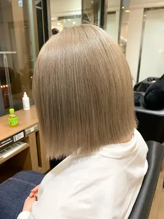 ミディアム カラー 薄田 珠美のヘアスタイル