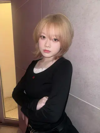 ショート AIRA/ブリーチ /透明感カラーのヘアスタイル