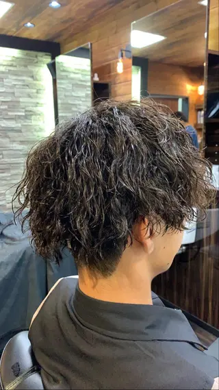 ショート パーマ メンズ 高橋 流耀のヘアスタイル