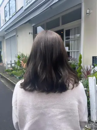 カラー アトリエファゴ Noaのヘアスタイル