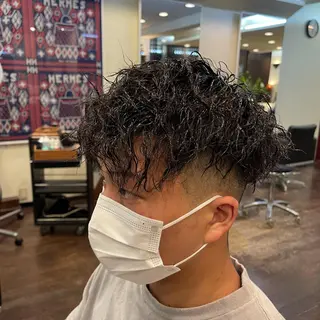 ショート パーマ メンズ 堀江/レイヤーカット /髪質改善のヘアスタイル