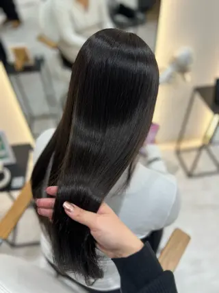 ロング カラー Zina aimiのヘアスタイル