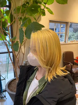 セミロング 安藤 来桃のヘアスタイル