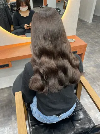 セミロング 佐藤 菜穂のヘアスタイル