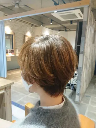 ショート alushe 岡 陽子のヘアスタイル