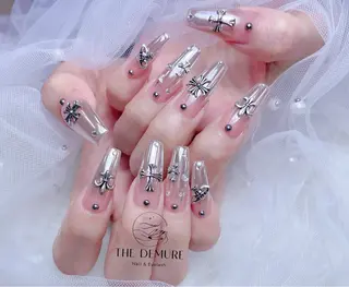ネイル Demure リリス　銀座店のネイルデザイン