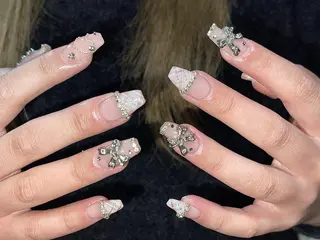 ネイル Shis_🦄shi 韓国風キラキラネイルのネイルデザイン