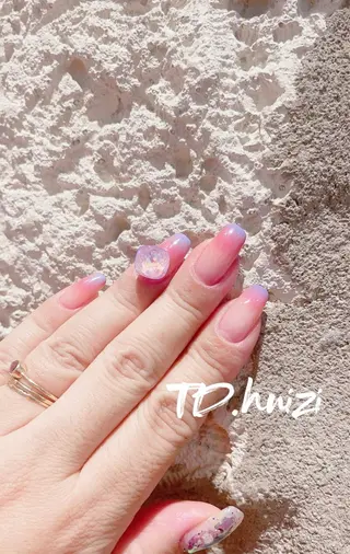 ミディアム めぐみのネイルサロン スタッフ練習のネイルデザイン