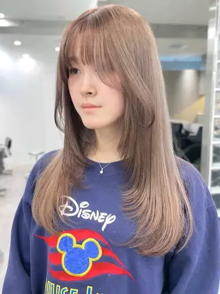 ロング ハイトーンカラー 優海のヘアスタイル