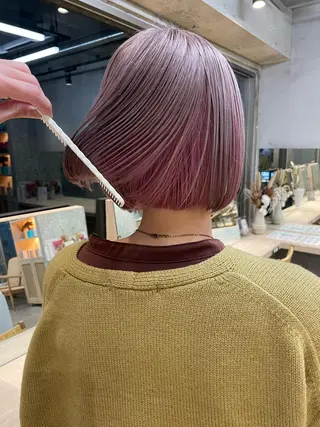 ショート カラー ネイル マツエク・マツパ アイブロウ ⭐ハイトーンブリーチ ミルクティーピンクのヘアスタイル
