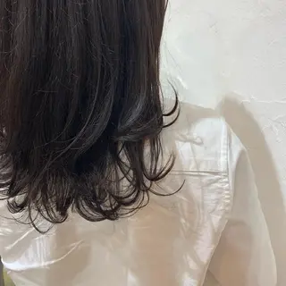 セミロング 吉田 夢のヘアスタイル