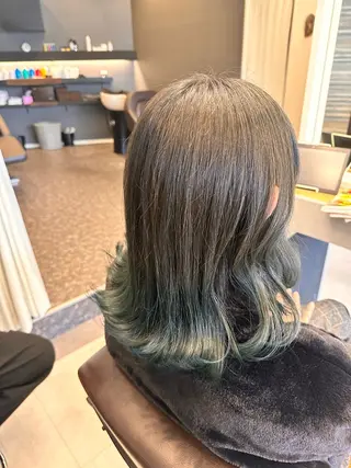 ミディアム カラー yasuka .のヘアスタイル