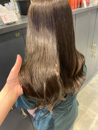 ロング カラー 柴田 枝利子のヘアスタイル