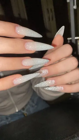 ロング T&D NailSalonのネイルデザイン