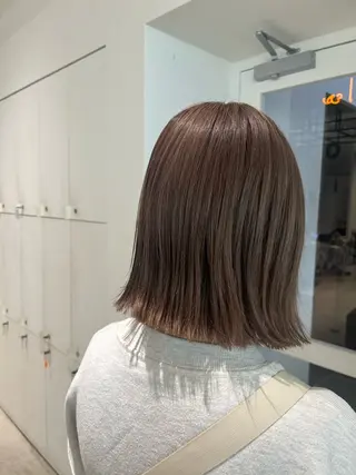 カラー Louwe 小島のヘアスタイル