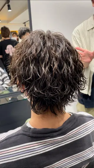 ショート パーマ メンズ 波巻きスパイラルパー マ/シャドウパーマ駿のヘアスタイル