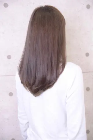 ロング 伊藤 裕貴のヘアスタイル