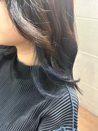 ミディアム カラー RINA .のヘアスタイル