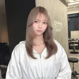 カラー オフホワイト大阪店（off white）所属・LENA🎀 ハイトーン/エクステのヘアスタイル