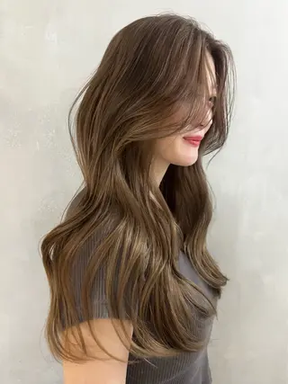 ロング カラー モリシゲ ヒカリ🦕🐬のヘアスタイル