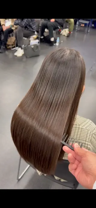 ロング カラー 髪質改善ストレート オルメントのヘアスタイル