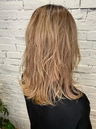 カラー 前田 輝のヘアスタイル
