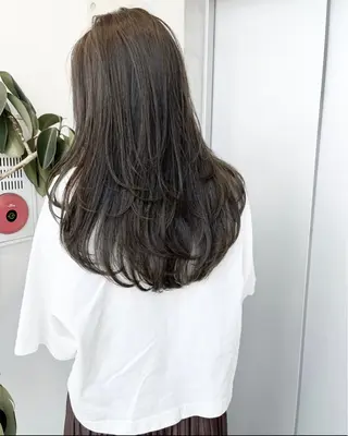 ロング カラー パーマ ヘアアレンジ 透明感/オリーブ/ グレージュ/YUKAのヘアスタイル