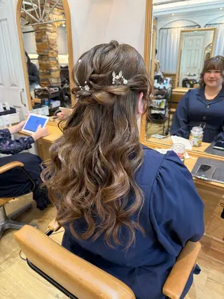 ヘアアレンジ ヘアメイク美容師 🦋サカモトレナ🦋のヘアスタイル