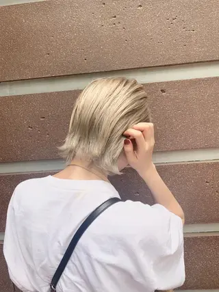 ショート カラー leben serikaのヘアスタイル