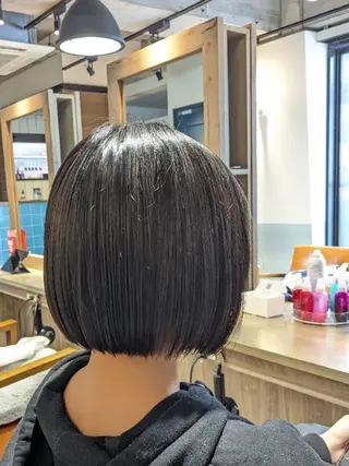 ショート alushe 岡 陽子のヘアスタイル