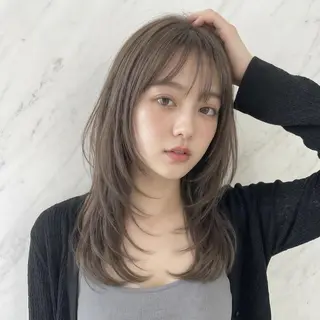 セミロング 透明感カラー✨ よしの じろうのヘアスタイル