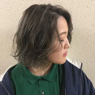 カラー 丸岡 美穂のヘアスタイル