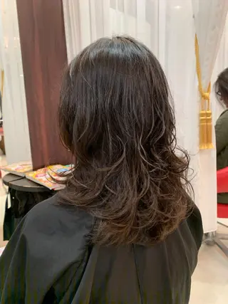 ロング パーマ La fith  hair chill 松山大街道店所属・不動令 認定カラーリストのヘアスタイル